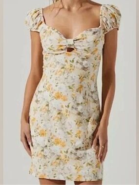 ASTR The Label Cap Sleeve Floral Cut Out Mini Dress in Yellow Multi Size S